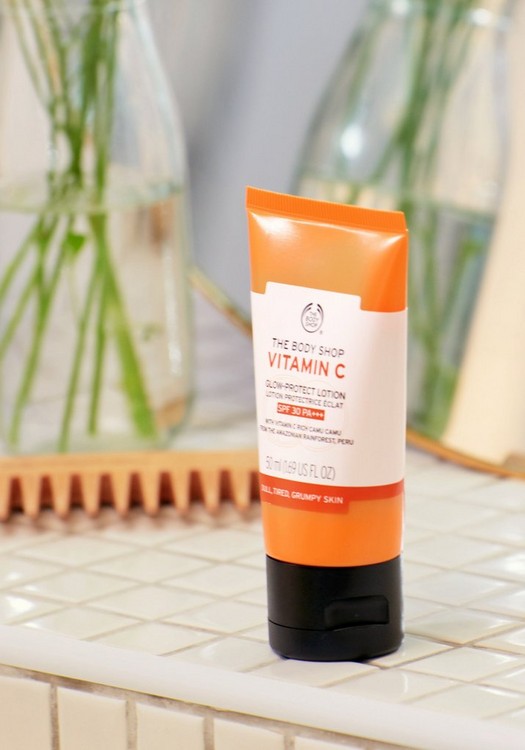 THE BODY SHOP VITAMIN C GLOW PROTECT LOTION